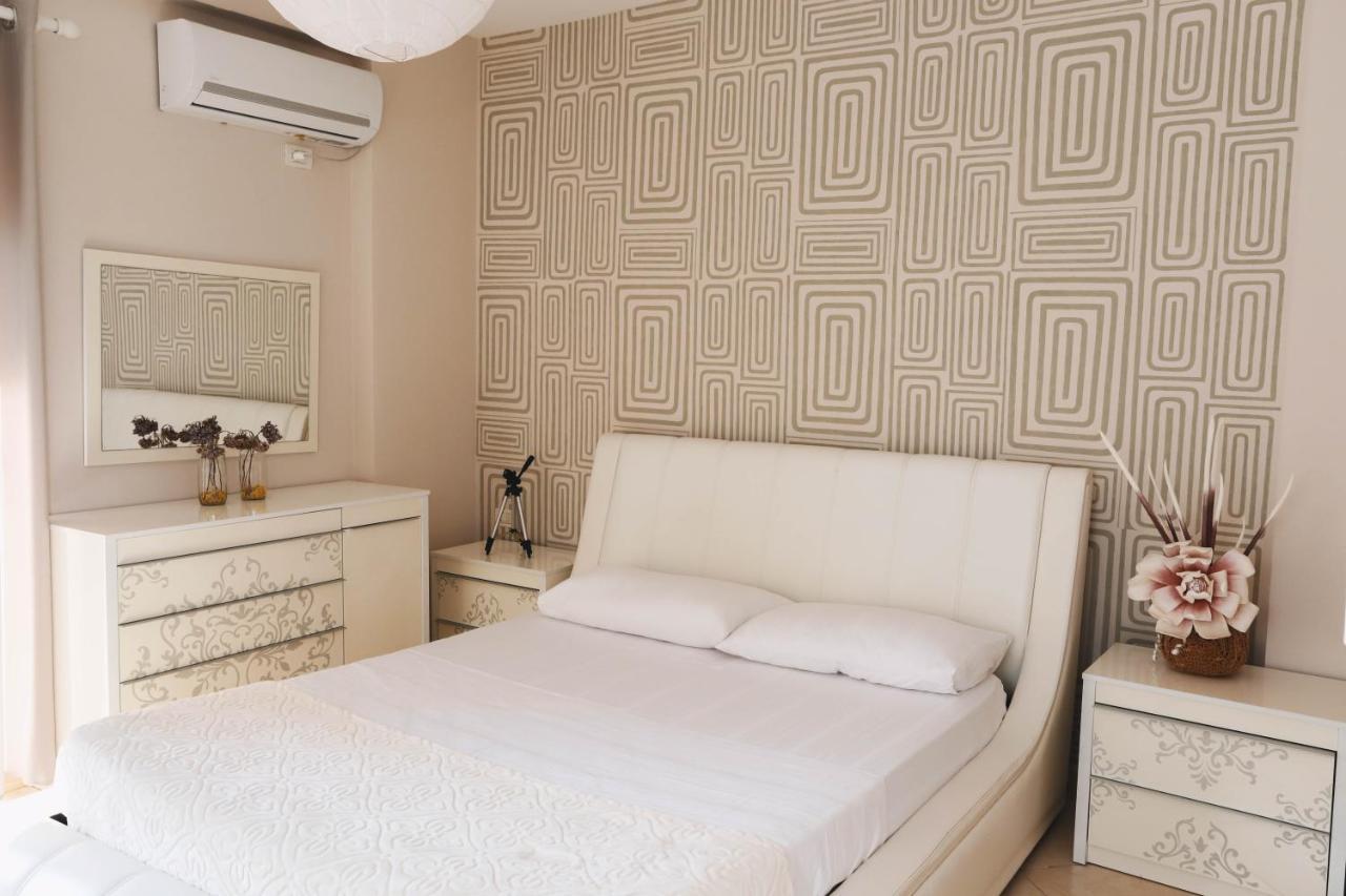 Large Apartment Near The Seaside Boulevard Lungomare Vlore Exterior photo